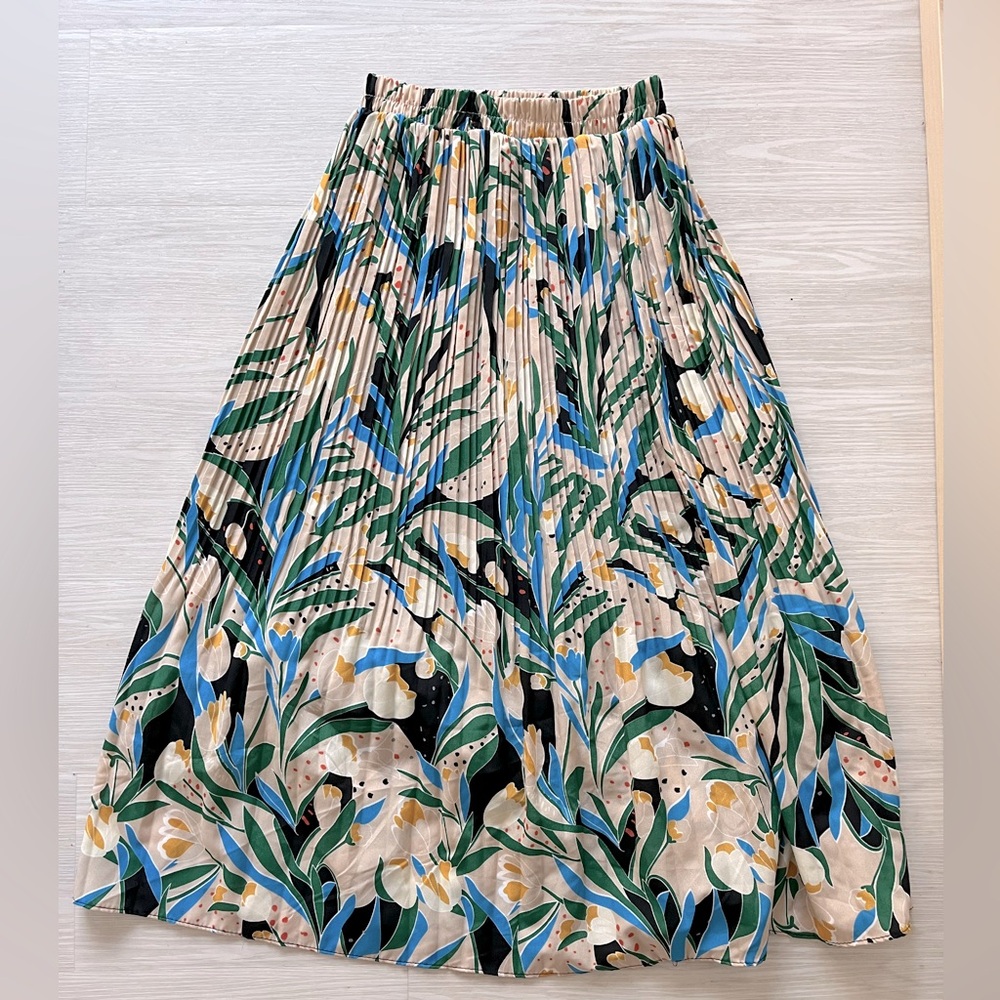 Floral Pleated Skirt NEW